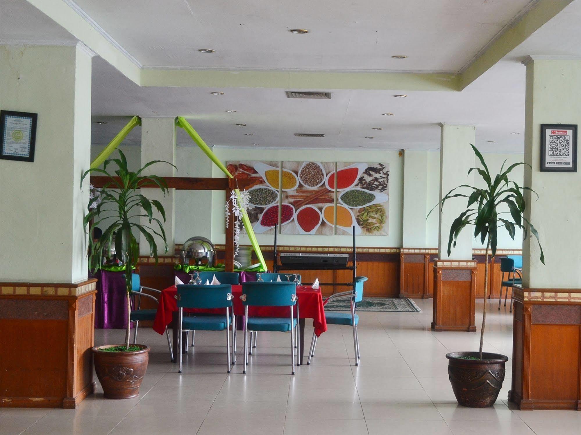 Nida Rooms Tampan Universitas Riau Hr. Subrantas Pekanbaru Dış mekan fotoğraf